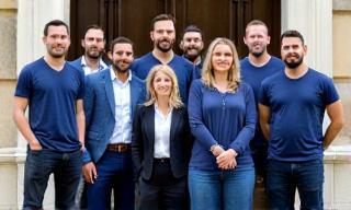 L’équipe Lavage Éclat devant le siège à Lyon